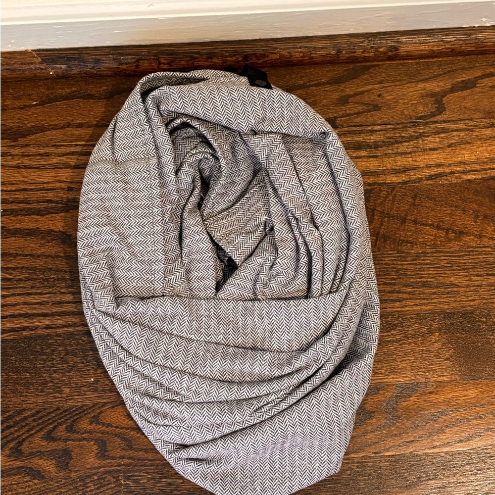 lululemon athletica Black and White Scarf
